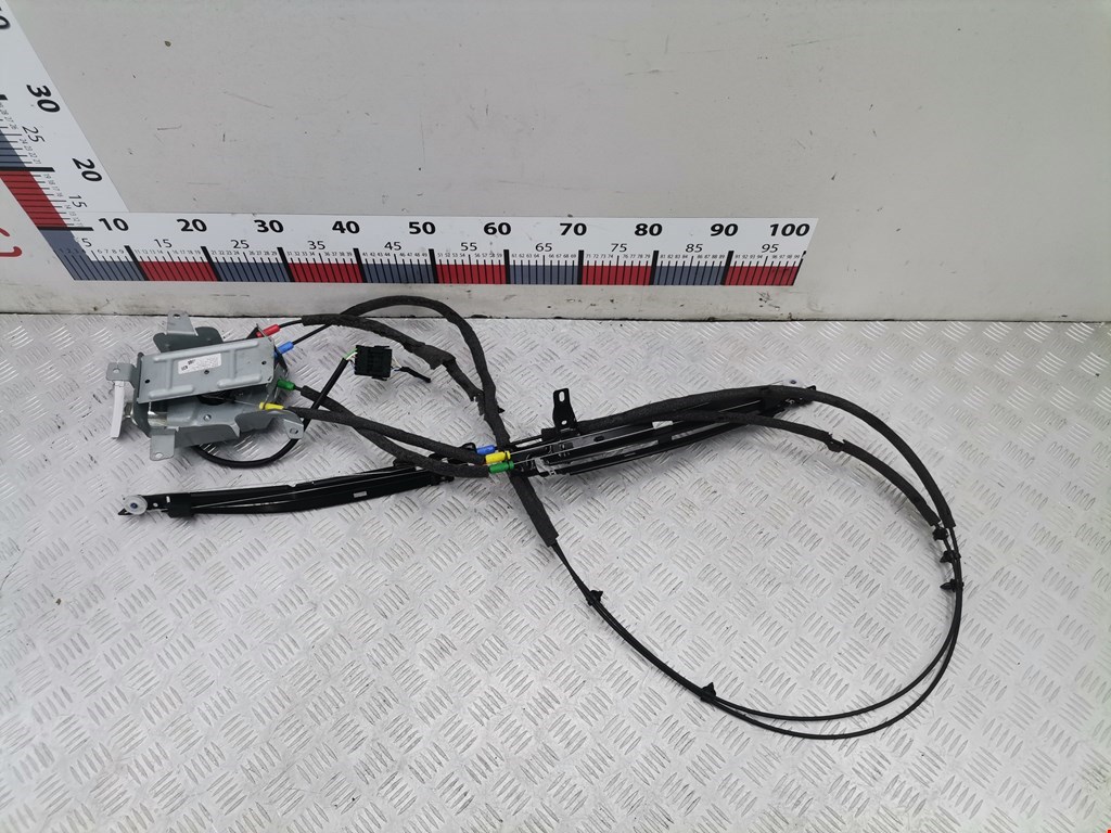 Моторчик подъема шторки багажника (привод шторки багажника подъемный механизм) BMW 5-Series (F07/F10/F11/F18) (2009-2017)