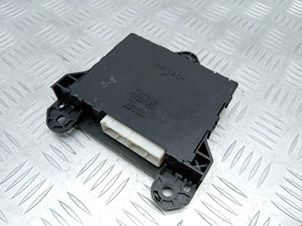 Блок комфорта TOYOTA Prius II XW20 2003-2012