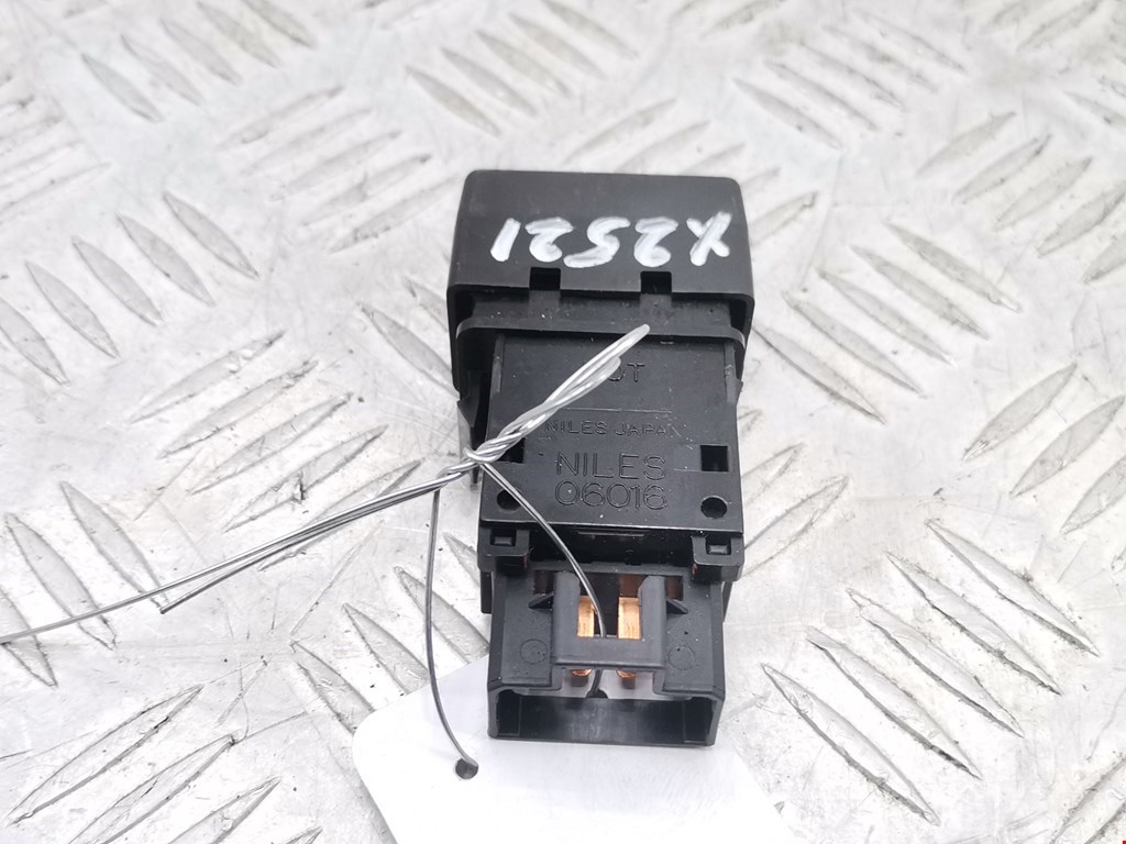 Кнопка аварийной сигнализации (аварийки) SUBARU Impreza 1992-2000