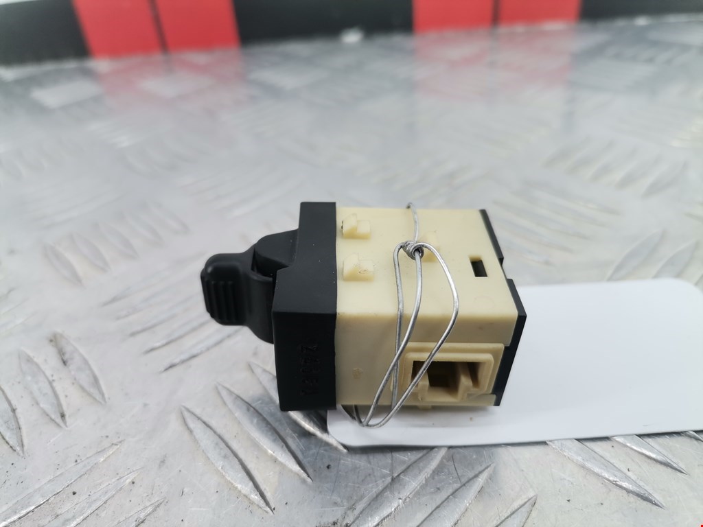 Кнопка центрального замка CHRYSLER 300 M 300M 1998-2004