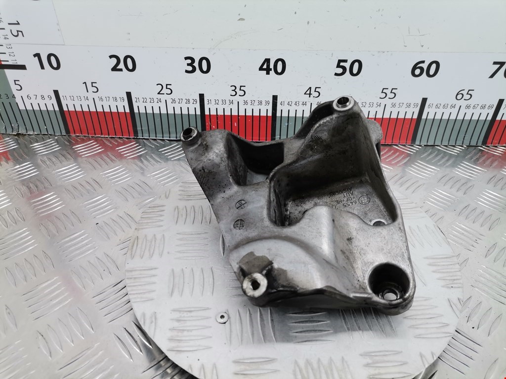 Кронштейн кондиционера BMW X3 E83 2003-2010