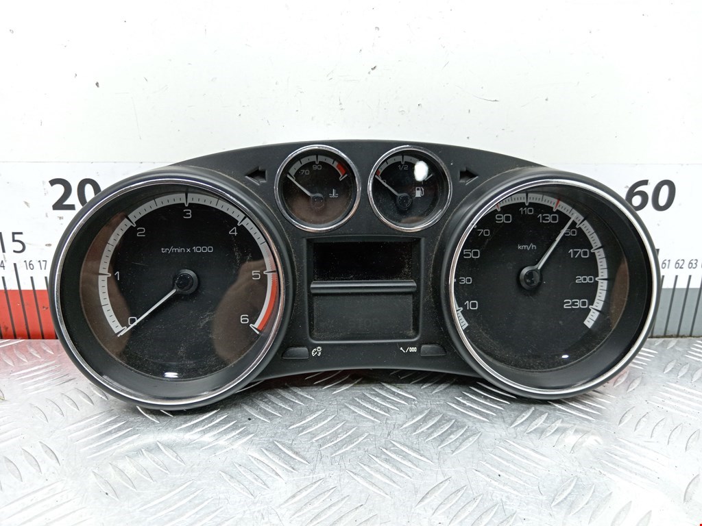 Панель приборов (щиток) PEUGEOT 308 2007-2015