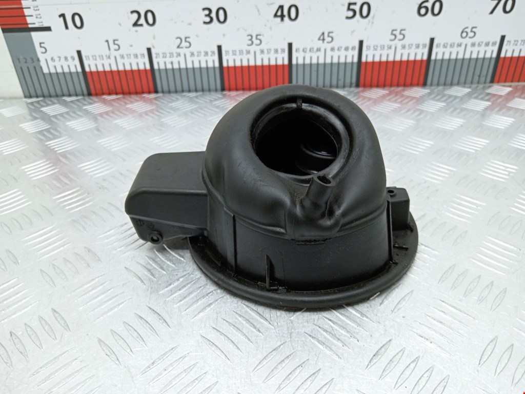 Лючок бензобака VOLKSWAGEN Golf V Plus 2004-2009