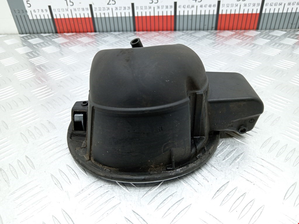 Лючок бензобака VOLKSWAGEN Golf V Plus 2004-2009