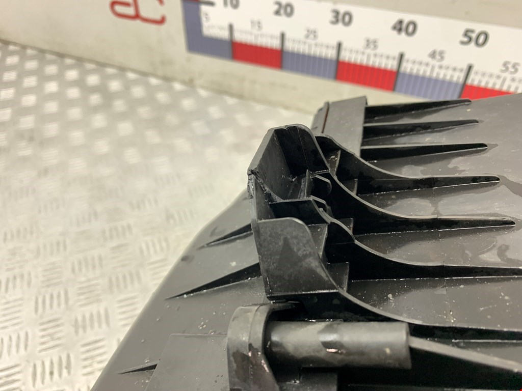 Корпус воздушного фильтра SEAT Alhambra 1996-2010