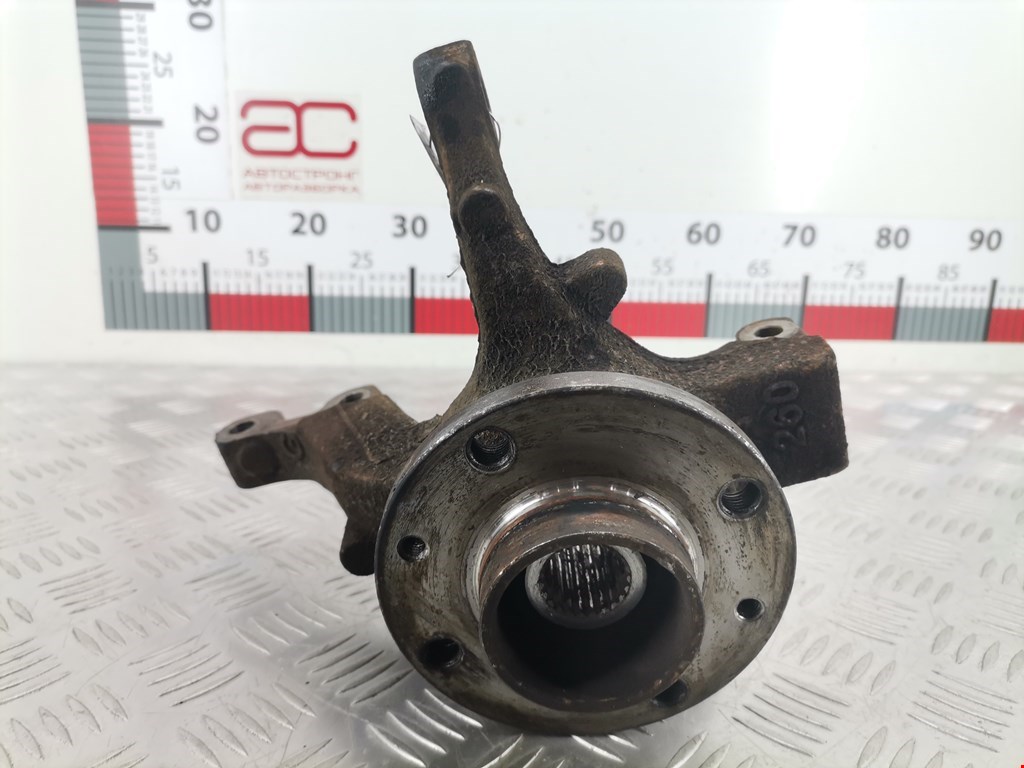 Ступица (кулак цапфа) передняя левая Renault Logan 1 (2004-2015)