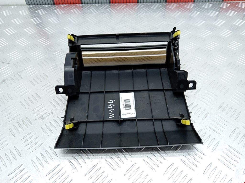 Бардачок TOYOTA Prius II XW20 2003-2012