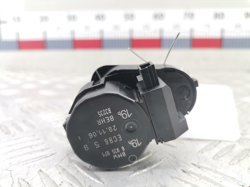 Моторчик заслонки печки BMW 7er 7 серия E65/E66 2001-2008