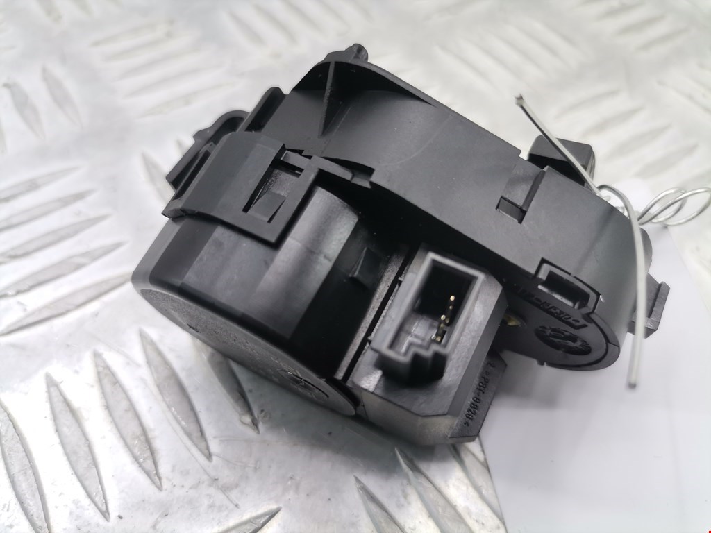 Моторчик заслонки печки BMW 7er 7 серия E65/E66 2001-2008