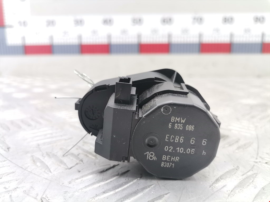 Моторчик заслонки печки BMW 7er 7 серия E65/E66 2001-2008