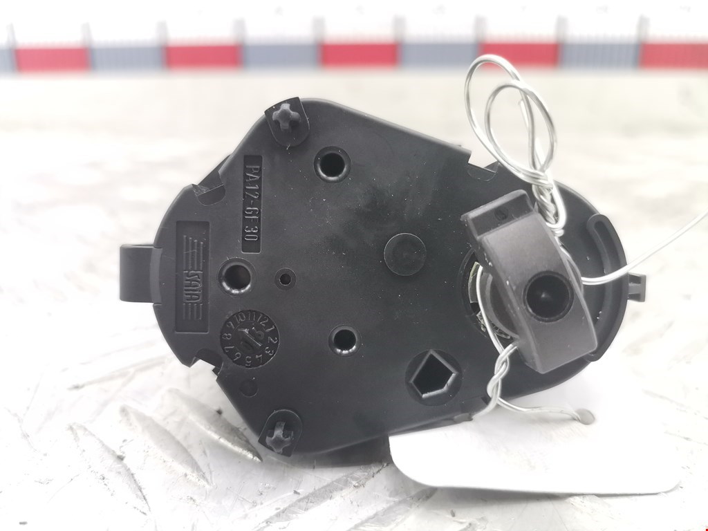 Моторчик заслонки печки BMW 7er 7 серия E65/E66 2001-2008