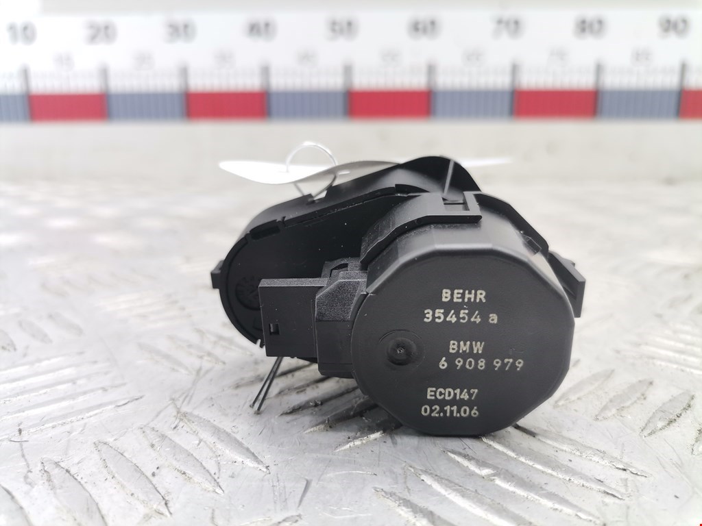 Моторчик заслонки печки BMW 7er 7 серия E65/E66 2001-2008