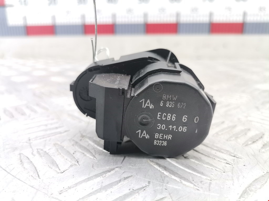 Моторчик заслонки печки BMW 7er 7 серия E65/E66 2001-2008