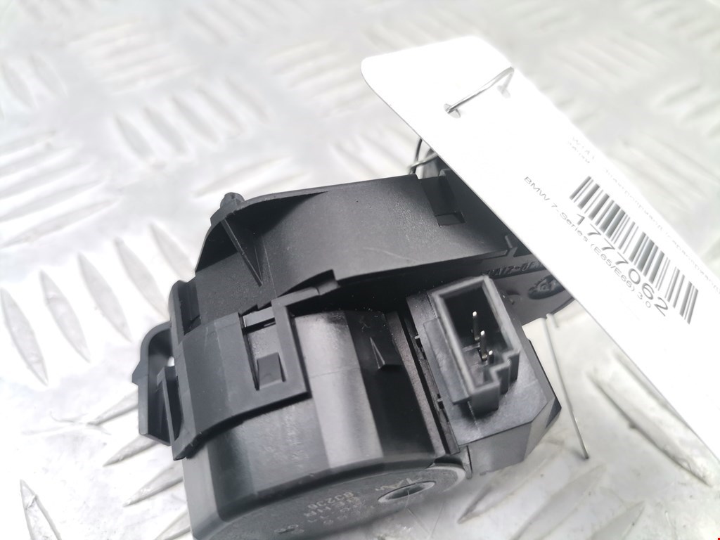 Моторчик заслонки печки BMW 7er 7 серия E65/E66 2001-2008