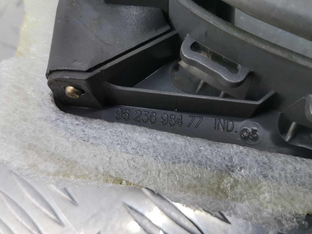 Ручка дверная передняя внутренняя левая PEUGEOT 206 1998-2012