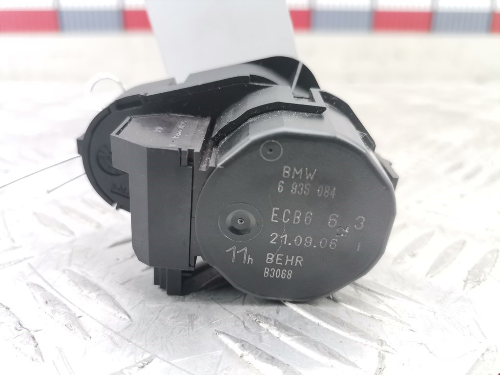 Моторчик заслонки печки BMW 7er 7 серия E65/E66 2001-2008