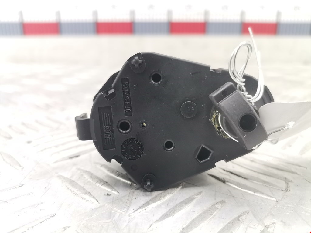 Моторчик заслонки печки BMW 7er 7 серия E65/E66 2001-2008