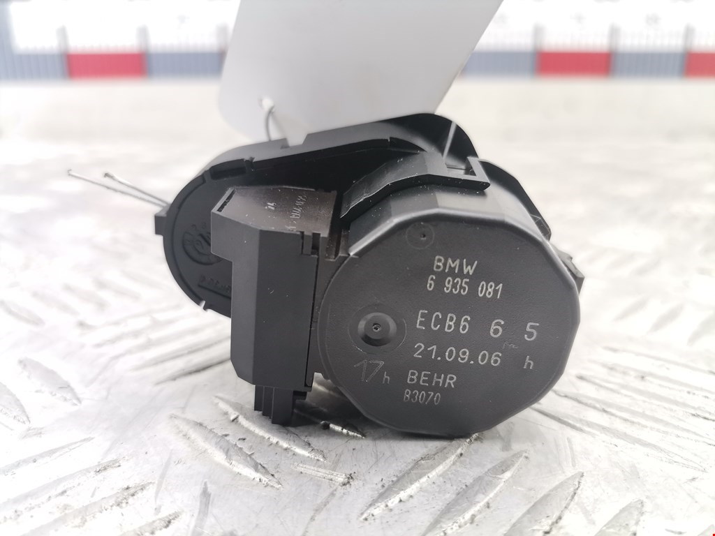 Моторчик заслонки печки BMW 7er 7 серия E65/E66 2001-2008