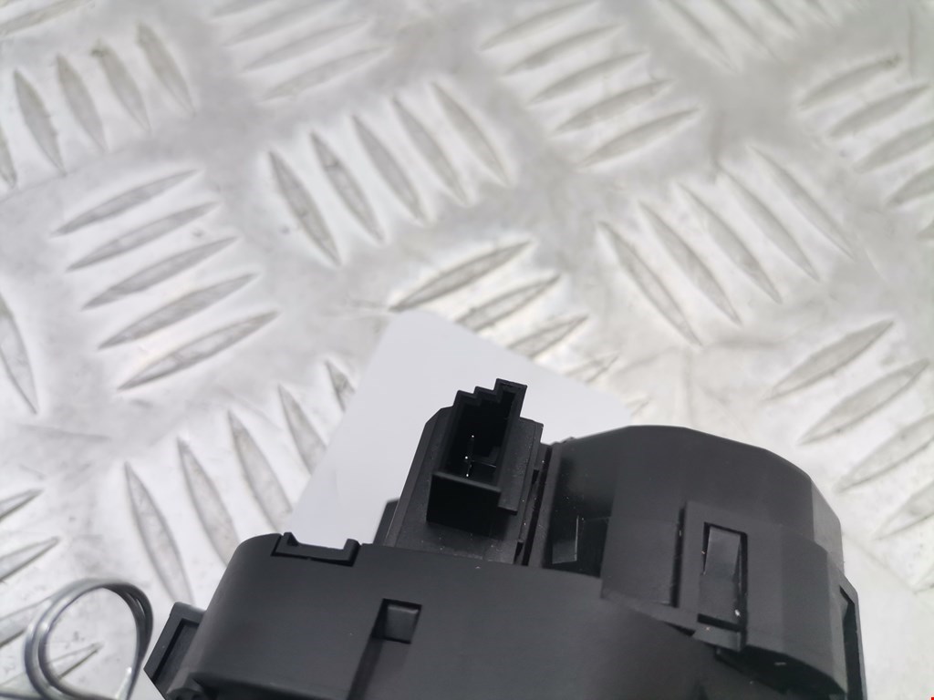 Моторчик заслонки печки BMW 7er 7 серия E65/E66 2001-2008