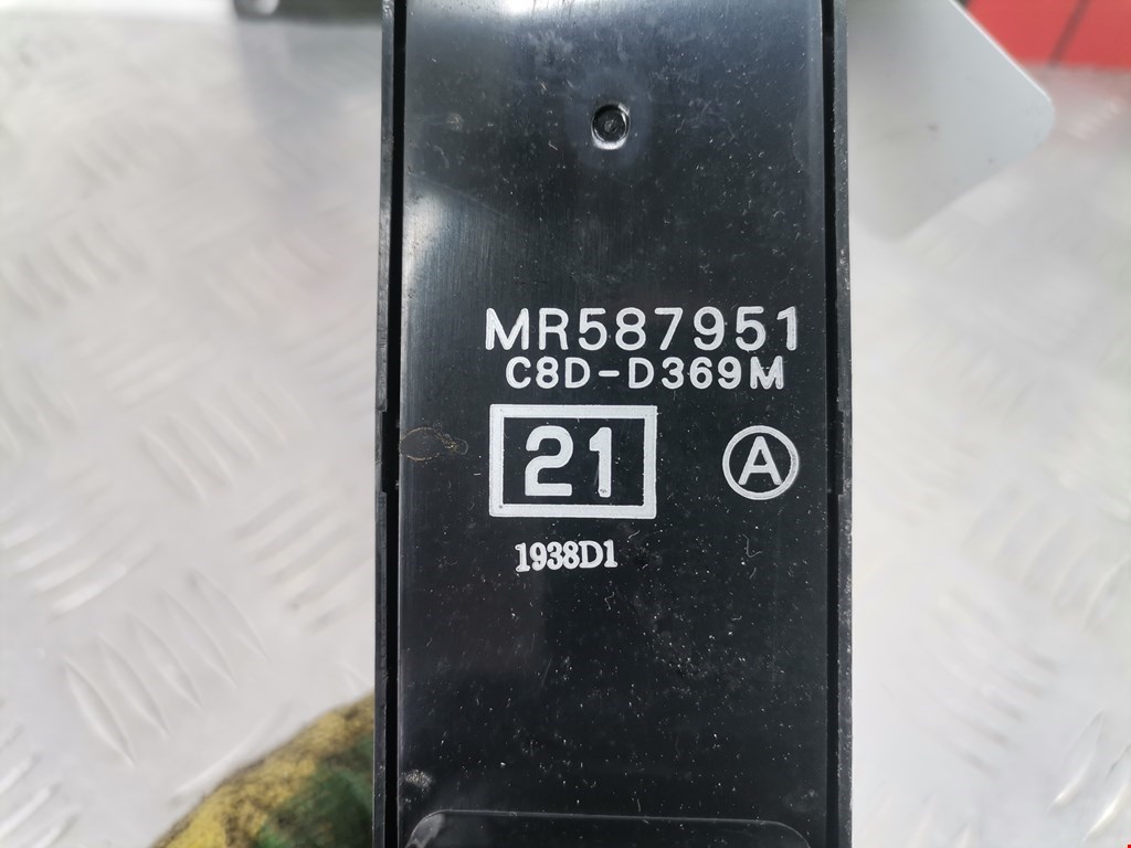 Блок управления стеклоподъемниками MITSUBISHI L200 KB 2006-2015