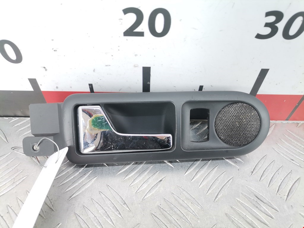 Ручка дверная задняя внутренняя левая VOLKSWAGEN Passat B5 1997-2005