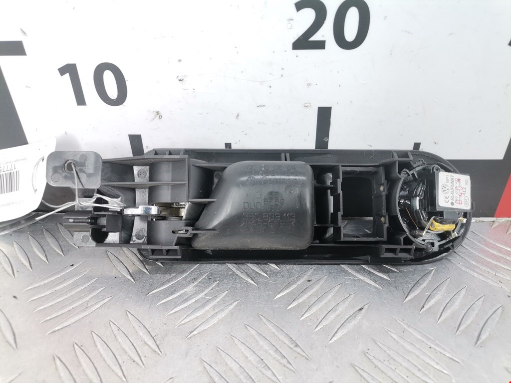 Ручка дверная задняя внутренняя левая VOLKSWAGEN Passat B5 1997-2005