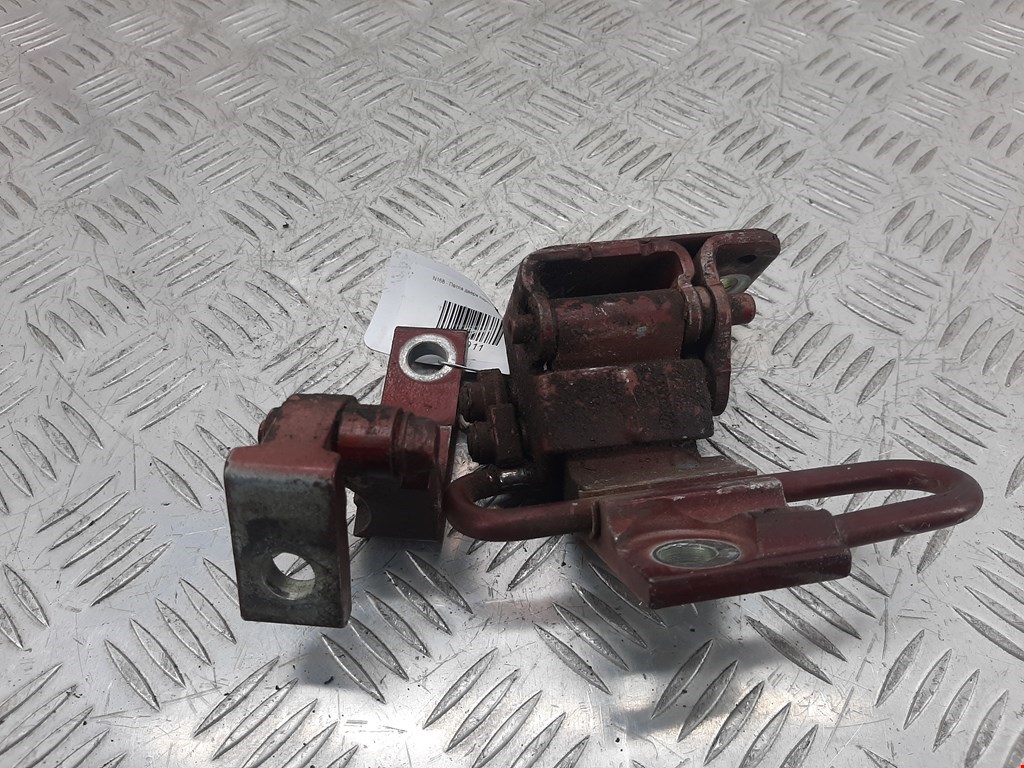 Петля двери передней правой Seat Cordoba 2 (2002-2009)