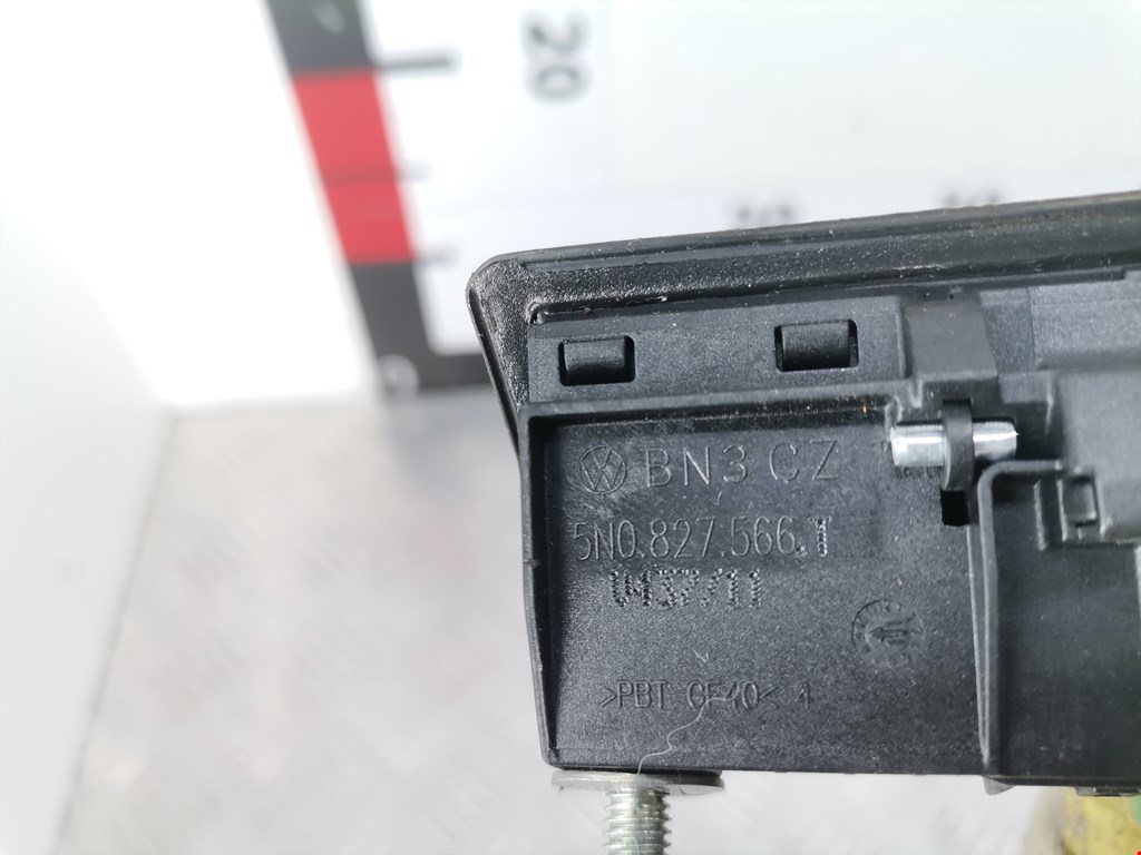 Ручка двери багажника наружная AUDI Q5 I 2008-2017