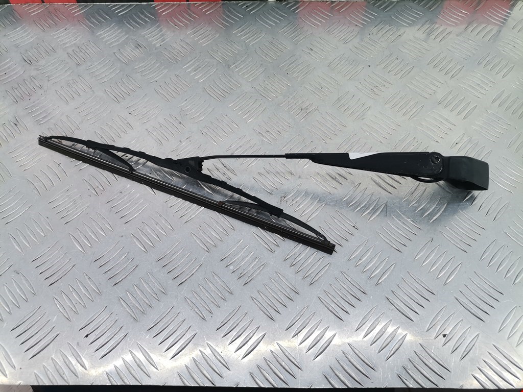 Поводок дворника задний (заднего) VOLKSWAGEN Polo II 1981-1994