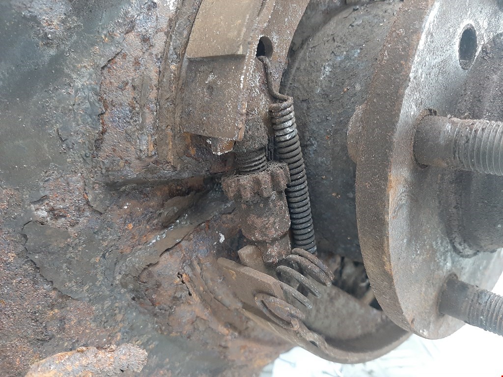 Ступица задняя левая LAND ROVER Range Rover 2002-2012