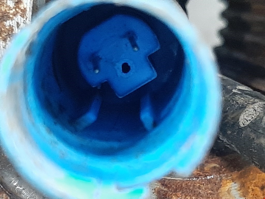 Ступица задняя левая LAND ROVER Range Rover 2002-2012