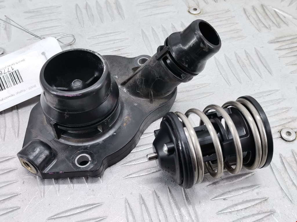 Корпус термостата BMW 5er 5 серия F10/F11/F07 2009-2017