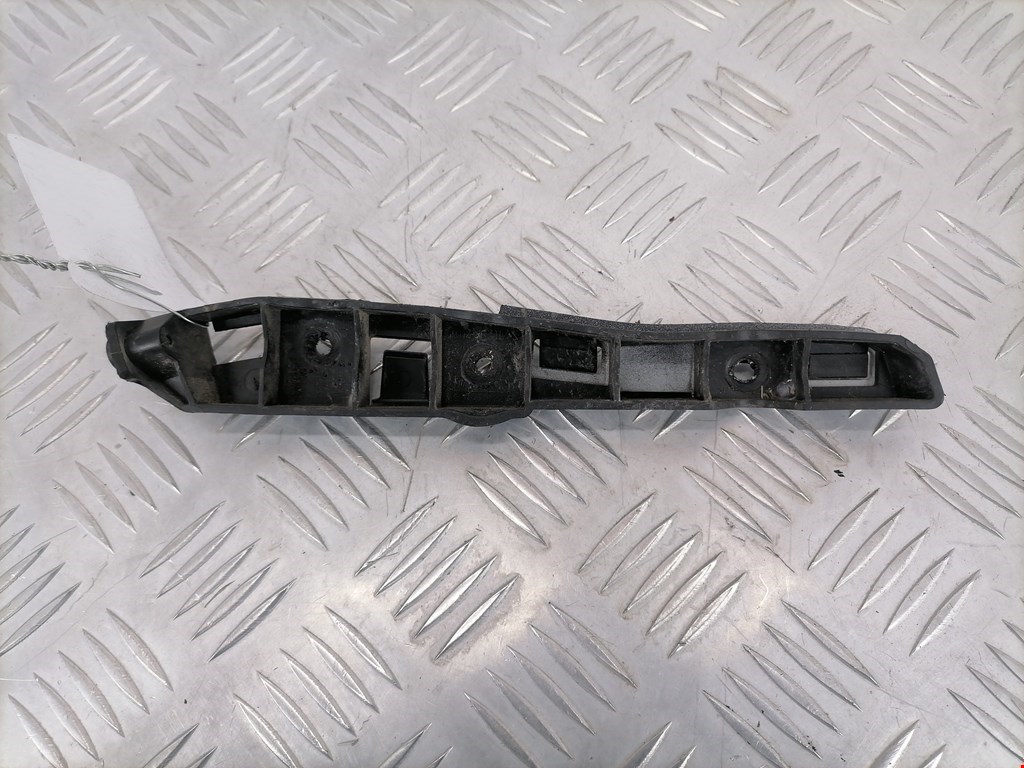 Кронштейн переднего бампера правый DACIA Sandero 2008-2012