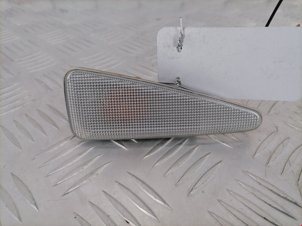 Повторитель на крыло DACIA Sandero 2008-2012