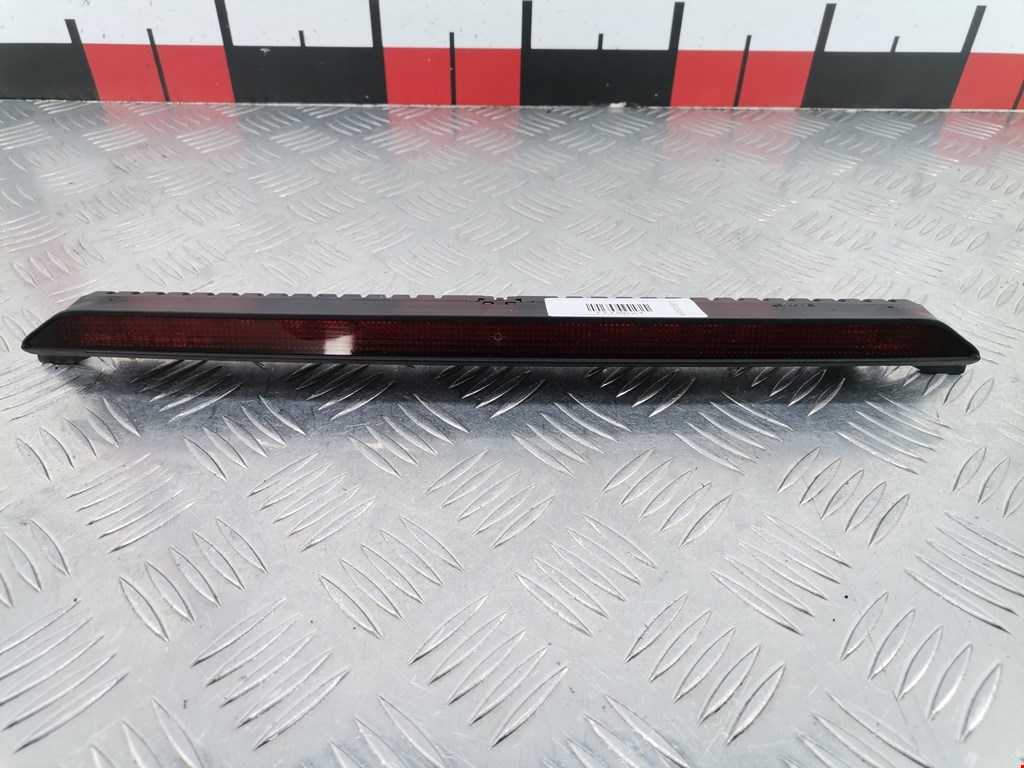 Фонарь дополнительный тормозной (стоп-сигнал) Volkswagen Passat 5 GP (2000-2005)