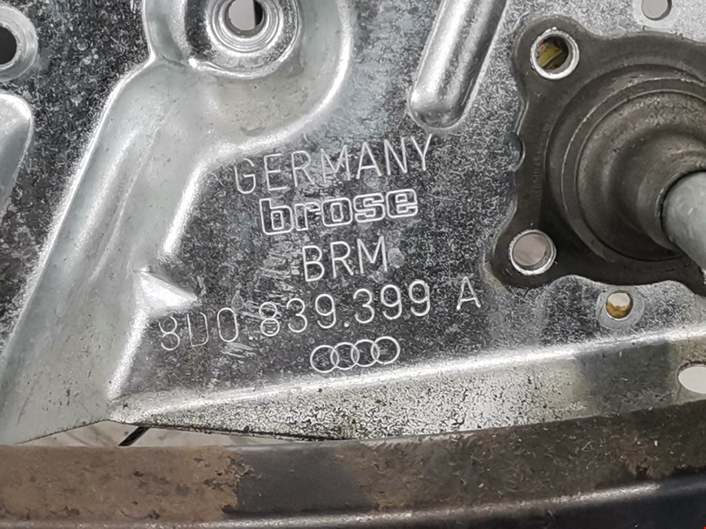 Стеклоподъемник задний левый AUDI A4 B5 1995-2001