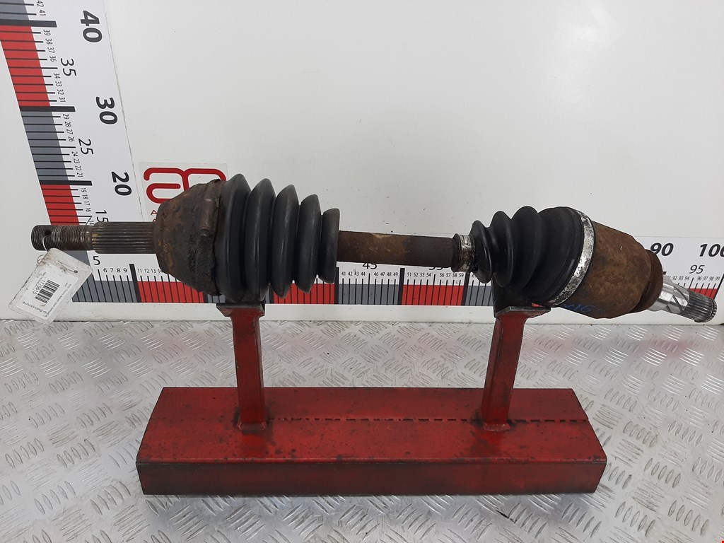 Полуось передняя правая (приводной вал шрус) Nissan Pathfinder (R51) (2004-2014)