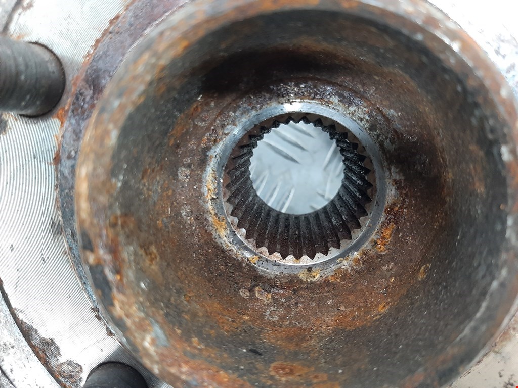 Ступица задняя левая LAND ROVER Range Rover Sport 2005-2013