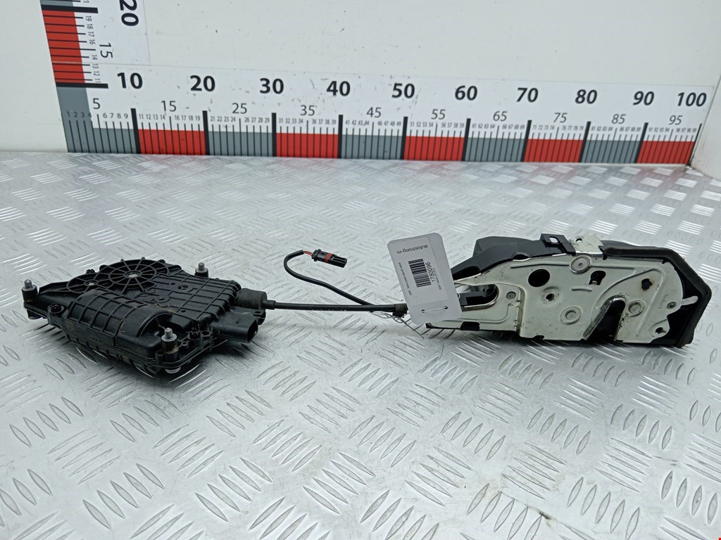 Замок двери задней левой BMW 7er 7 серия F01/F02/F04 2008-2015