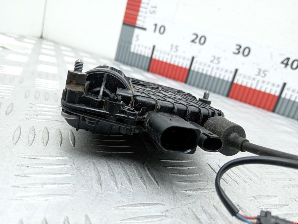 Замок двери задней левой BMW 7er 7 серия F01/F02/F04 2008-2015