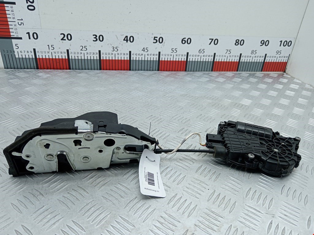 Замок двери передней правой BMW 7er 7 серия F01/F02/F04 2008-2015