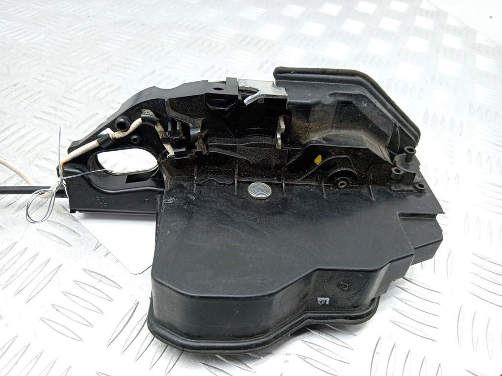 Замок двери передней правой BMW 7er 7 серия F01/F02/F04 2008-2015