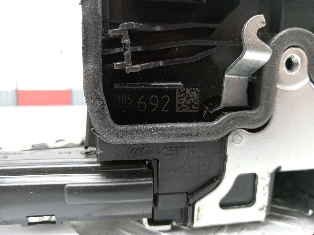 Замок двери передней правой BMW 7er 7 серия F01/F02/F04 2008-2015