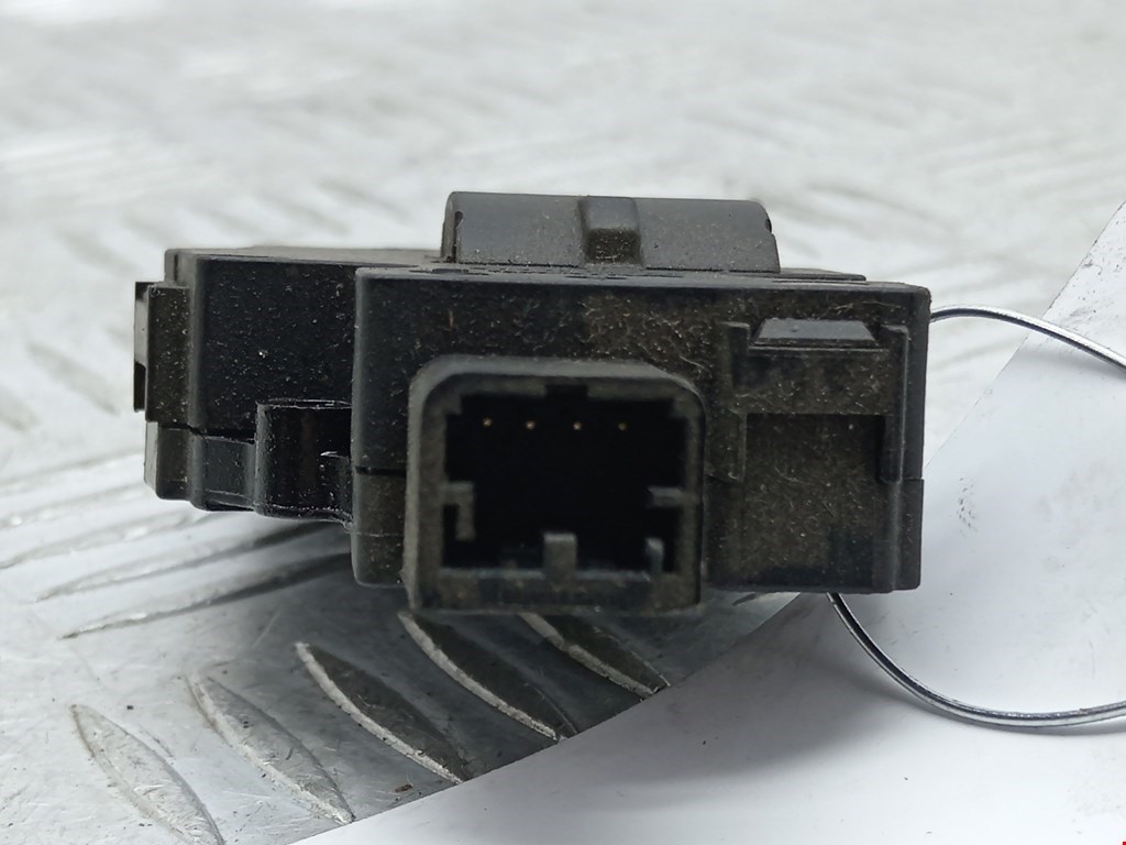 Моторчик заслонки печки BMW 1er E81\E87 2004-2011