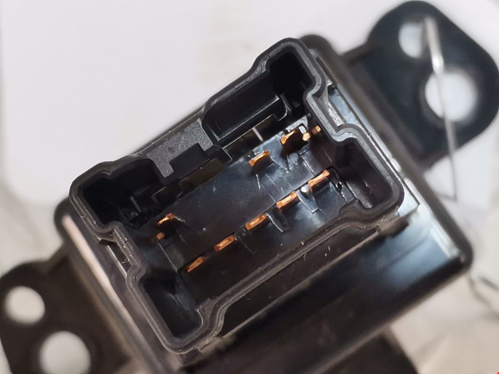 Кнопка аварийной сигнализации (аварийки) NISSAN Almera Tino 2000-2006