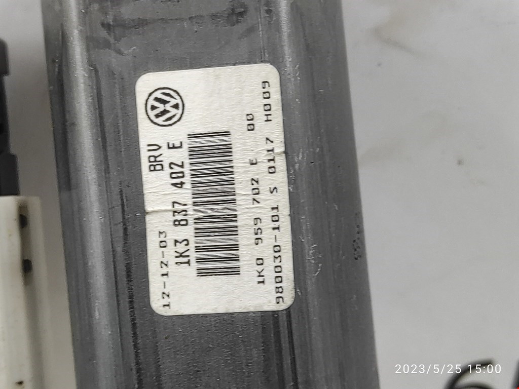 Стеклоподъемник передний правый VOLKSWAGEN Golf V 2003-2009