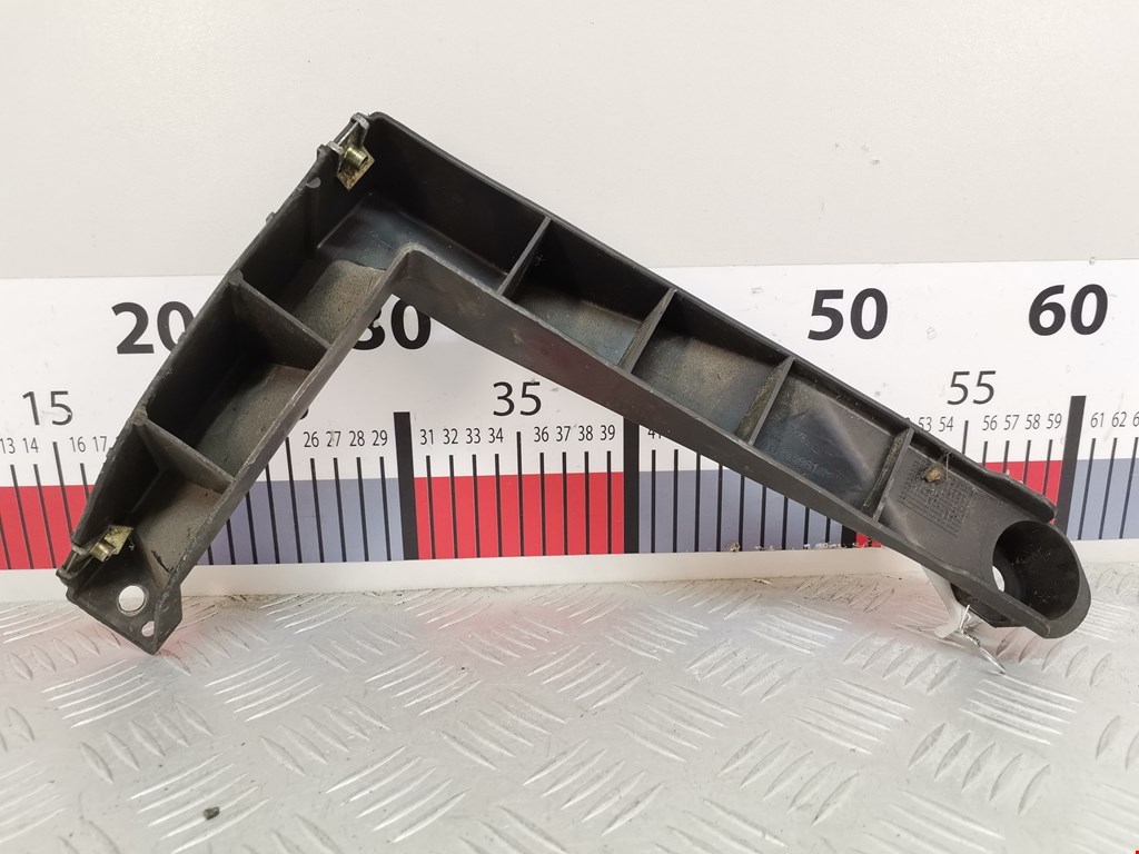 Кронштейн заднего бампера левый правый VOLKSWAGEN Touareg 2002-2010