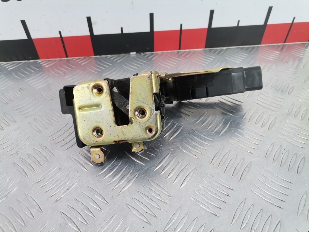 Замок двери передней левой MITSUBISHI Space Star 1999-2006