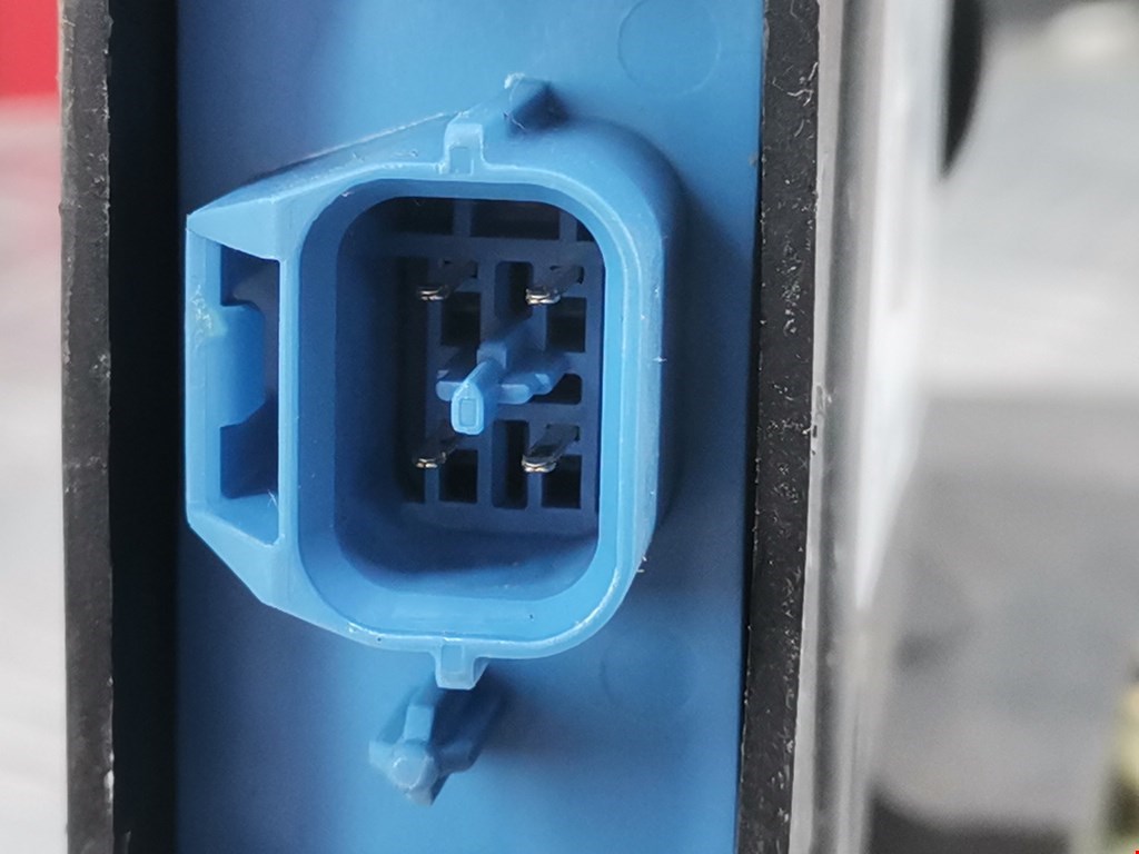 Замок двери передней левой MITSUBISHI Space Star 1999-2006