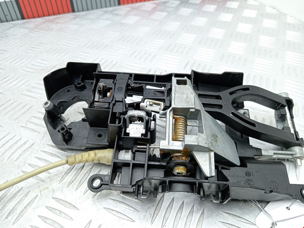 Кронштейн ручки BMW 7er 7 серия F01/F02/F04 2008-2015